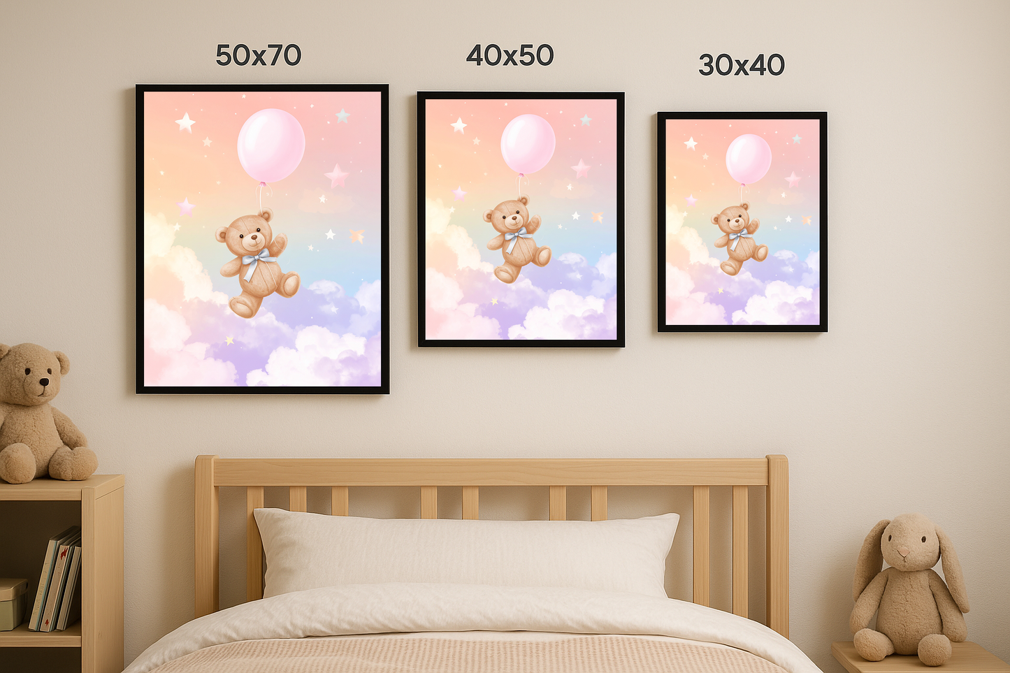 Pembe balonlu ayıcık temalı tablo, 50x70, 40x50 ve 30x40 cm olarak üç farklı boyutta duvara dizilmiş şekilde gösteriliyor.