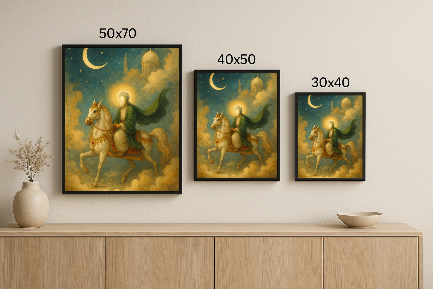 “Geceye Yolculuk” tablosu, 50x70, 40x50 ve 30x40 cm boyutlarında sergileniyor. Mistik gece sahnesi üç farklı çerçeve boyutunda sunuluyor.