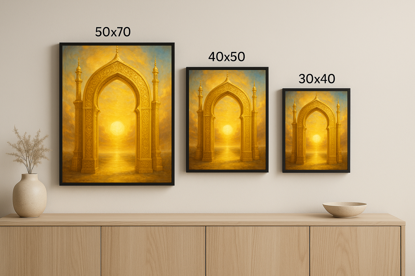 “Altın Kapıdan Sonsuzluğa” adlı tablo 50x70, 40x50 ve 30x40 cm boyutlarında sunuluyor. Siyah çerçevesiyle üç farklı ebatta birlikte sergileniyor.